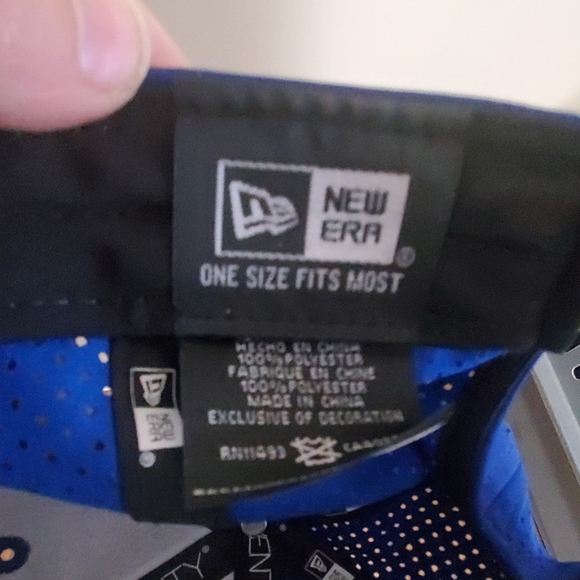 Hat - Picture 2 of 4